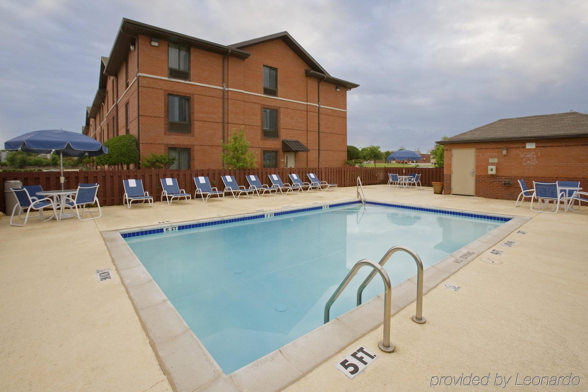 Suburban Studios Macon North Bagian luar foto