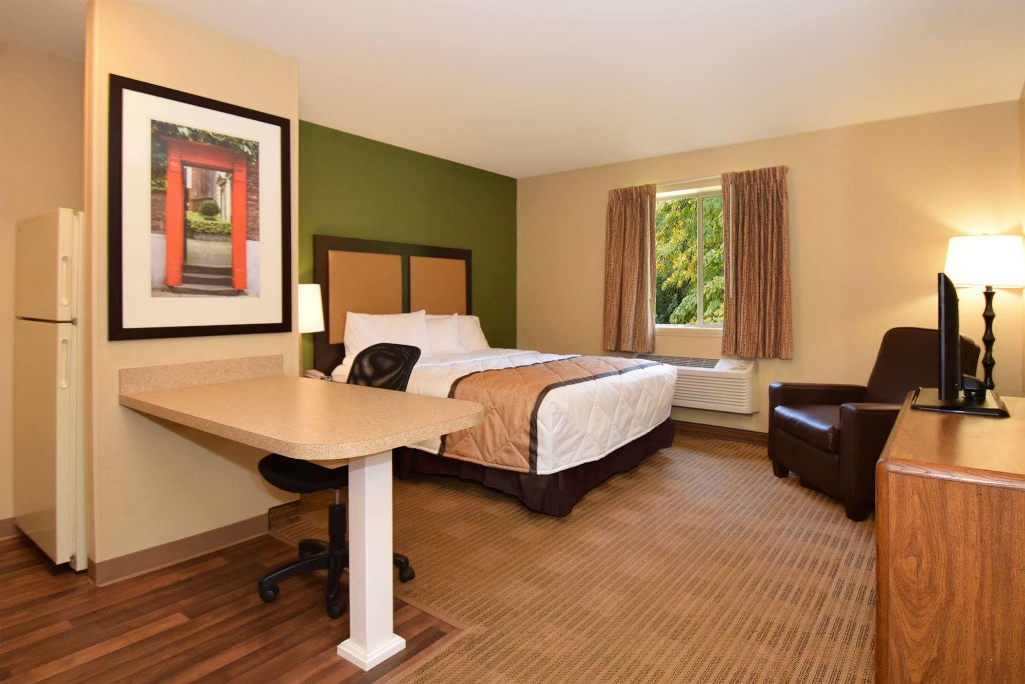 Suburban Studios Macon North Bagian luar foto